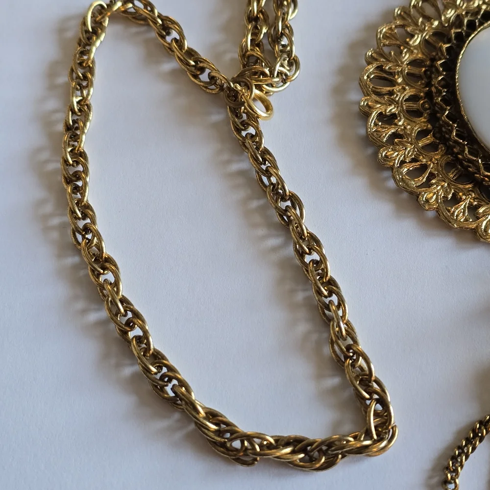 Big! Vintage necklace white glass cabochon tassel gold tone